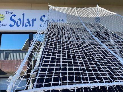 White golf net